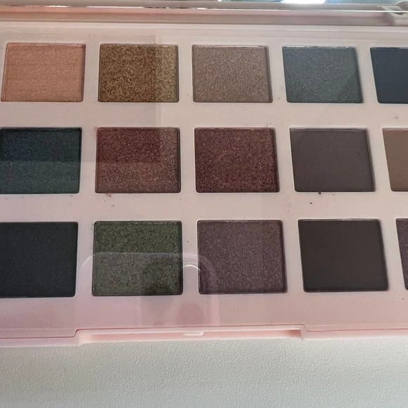Ciate Vegan Autumn Editor Eyeshadow Palette 0.76 Oz NEW - Picture 6 of 9
